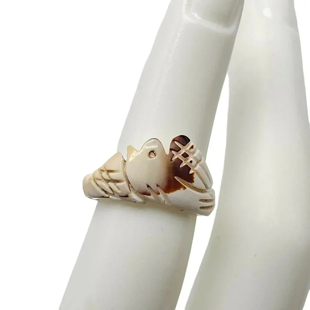 Bird Shell Ring Carved Luhanus Hawaiian Size 4.5 Vintage Beach Jewelry